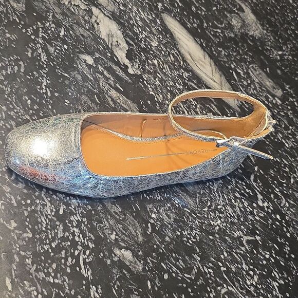BRAND NEW REPORT METTLE SILVER DISTRESSED WOMEN'S FLAT - Picture 14 of 16
